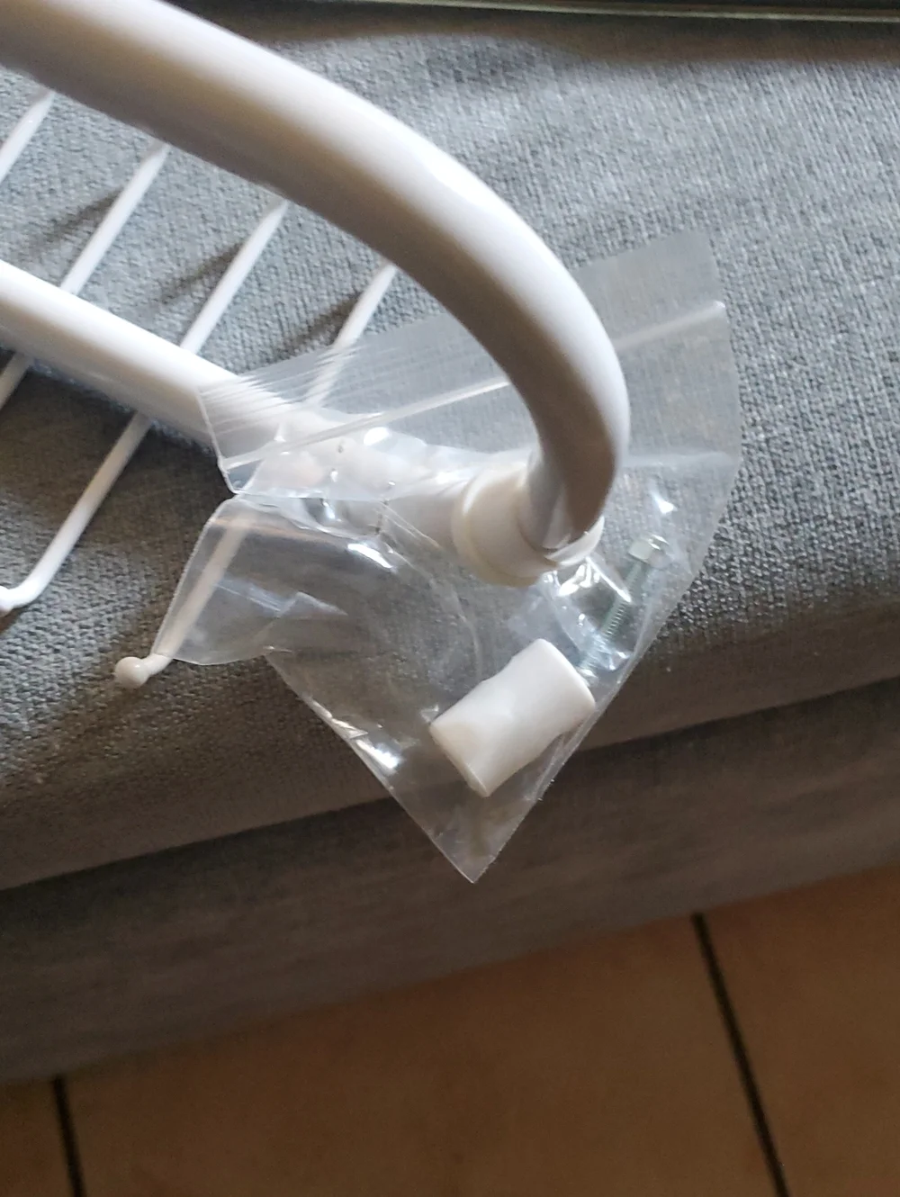 White Metal Pull-Out Scarf & Accessory Rack With Bkanket Hangers Bundle